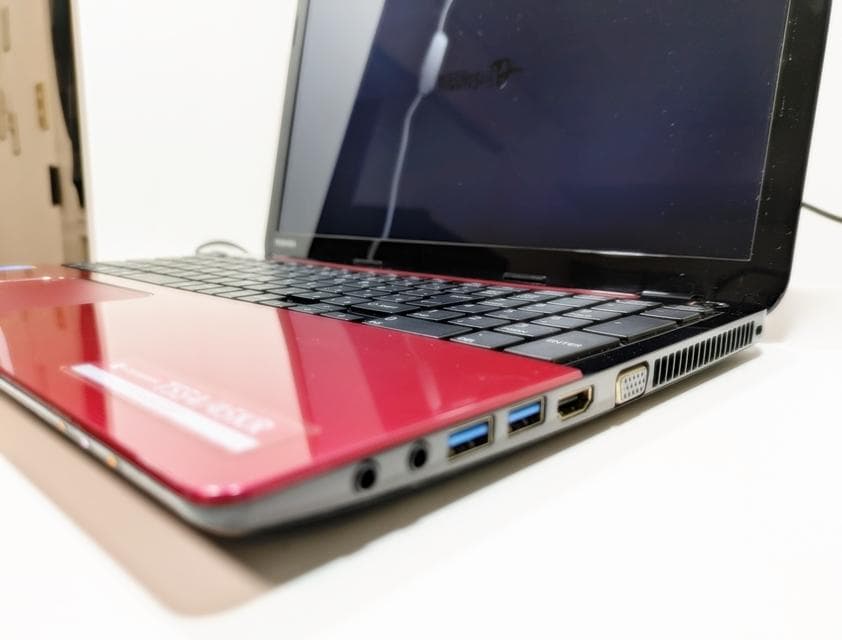 【美品】HDD750GB✨無線✨カメラ・オフィス✨初心者✨️赤ノートパソコン