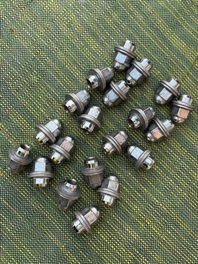 ①三菱アウトランダーphev18インチ ホイール 4本①②セット