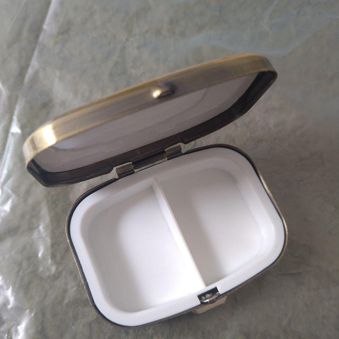 しらとあきこ　うさぎ　ピルケース　小物入れ　レア