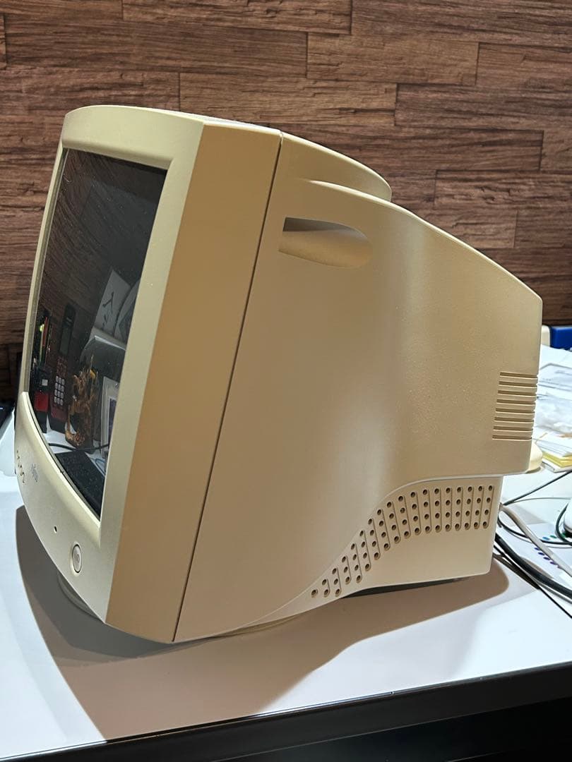懐かしいレトロなブラウン管モニター１５型