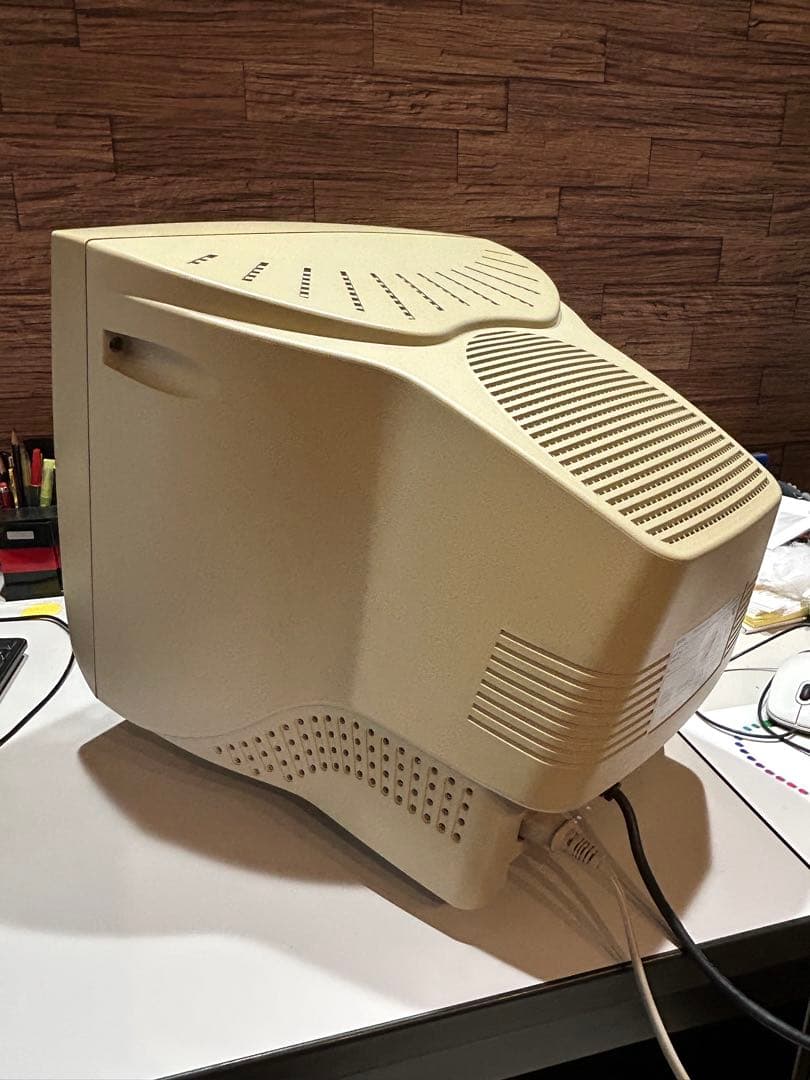 懐かしいレトロなブラウン管モニター１５型