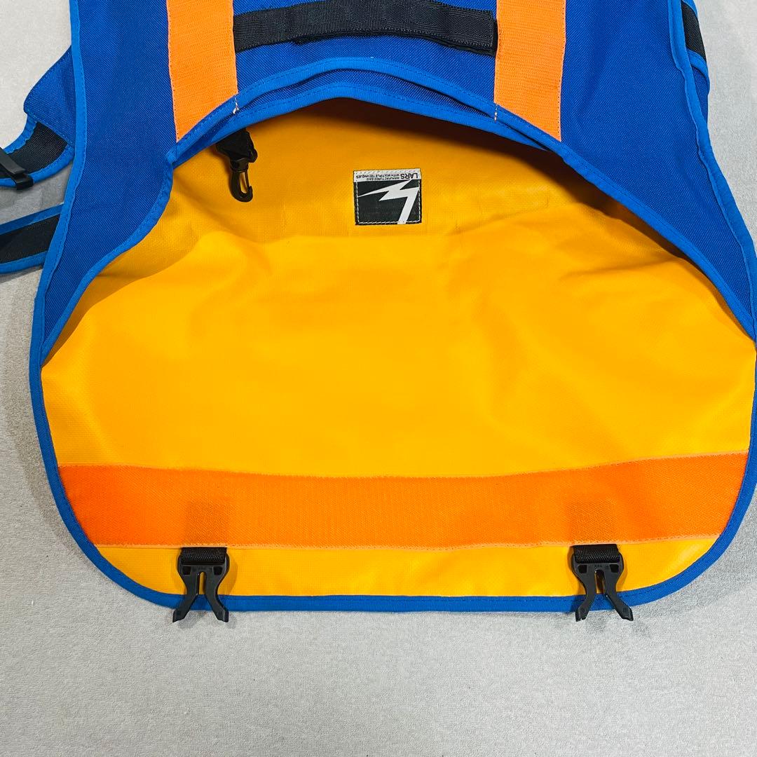 【美品!】LARSラーズ メッセンジャーバッグLIFESTYLEMSSNGR 青