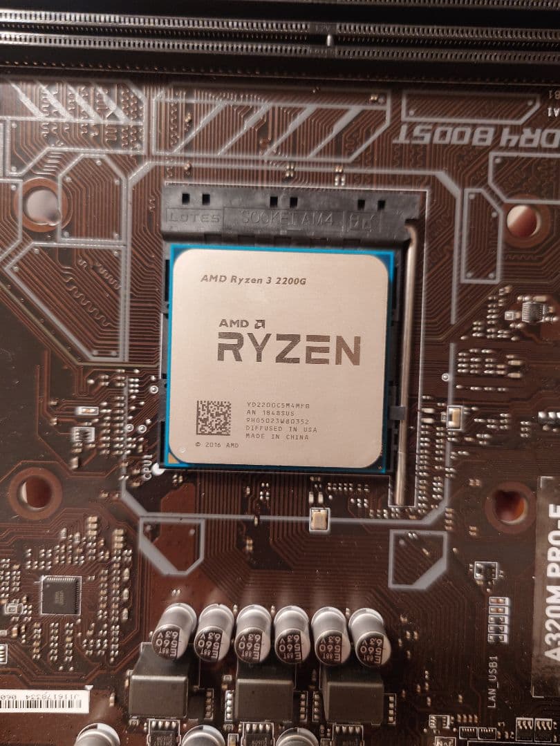 AMD A320マザボード+2200G CPU