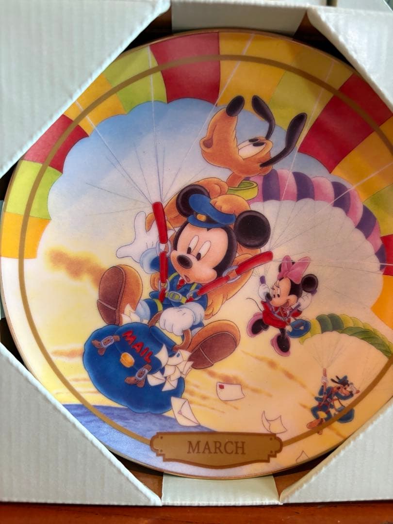 ディズニーマンスリープレート　皿　飾り皿　装飾