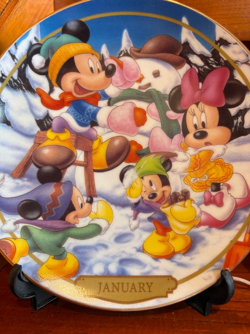 ディズニーマンスリープレート　皿　飾り皿　装飾