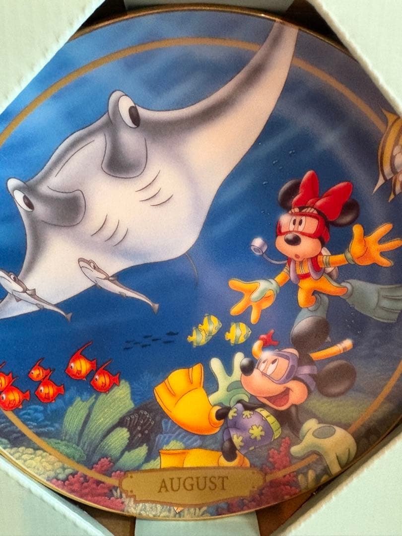 ディズニーマンスリープレート　皿　飾り皿　装飾