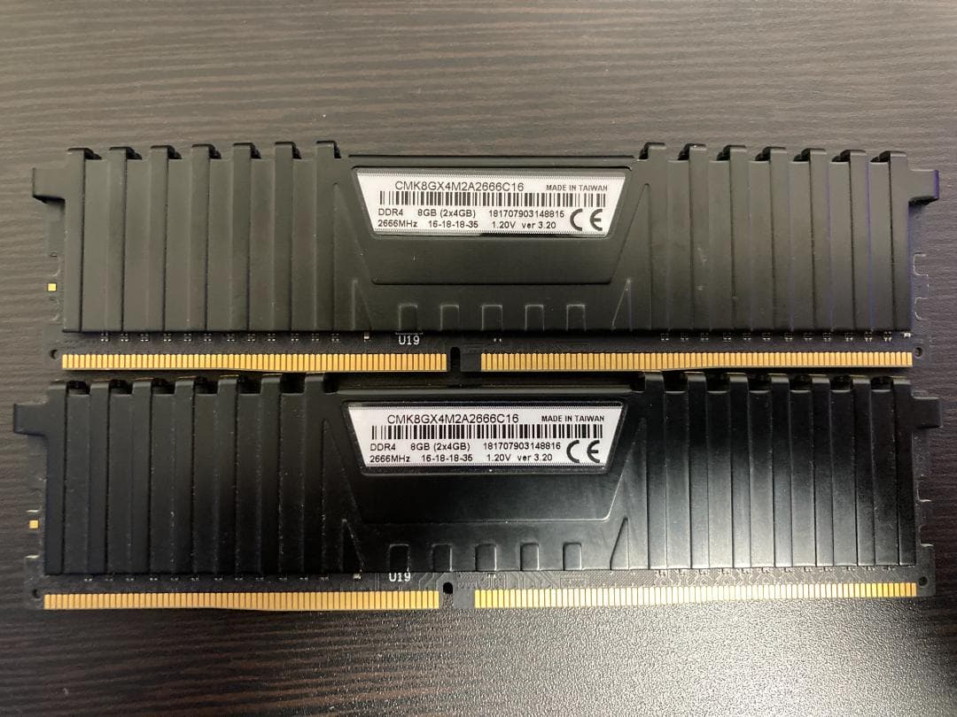 メモリー Corsair Vengeance LPX DDR4 16GB (2x8GB)