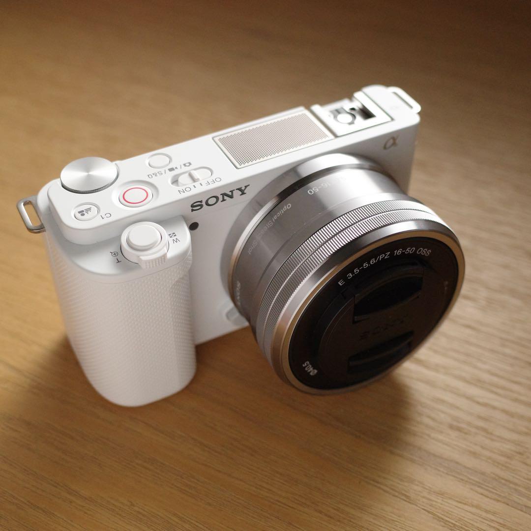 【極美品】SONY ZV-E10 レンズキット、グリップ、バッテリー、おまけ付き