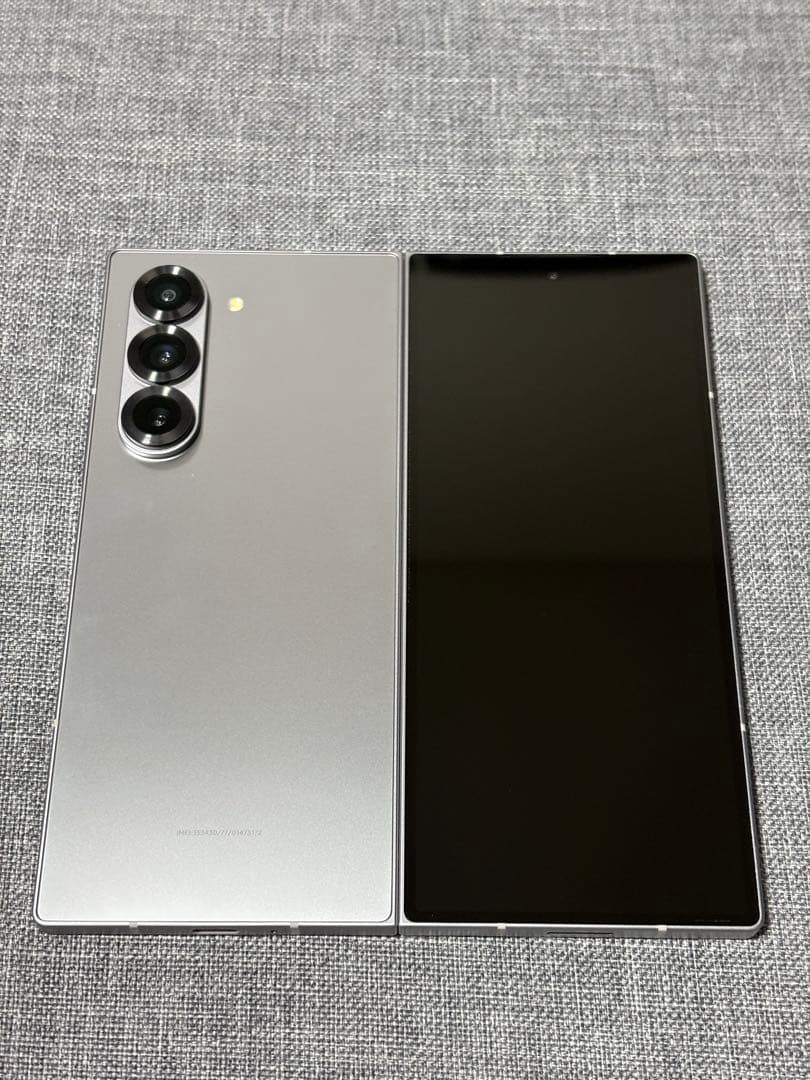 Galaxy Z Fold 6 国内版SIMフリー (純正ケース付き)