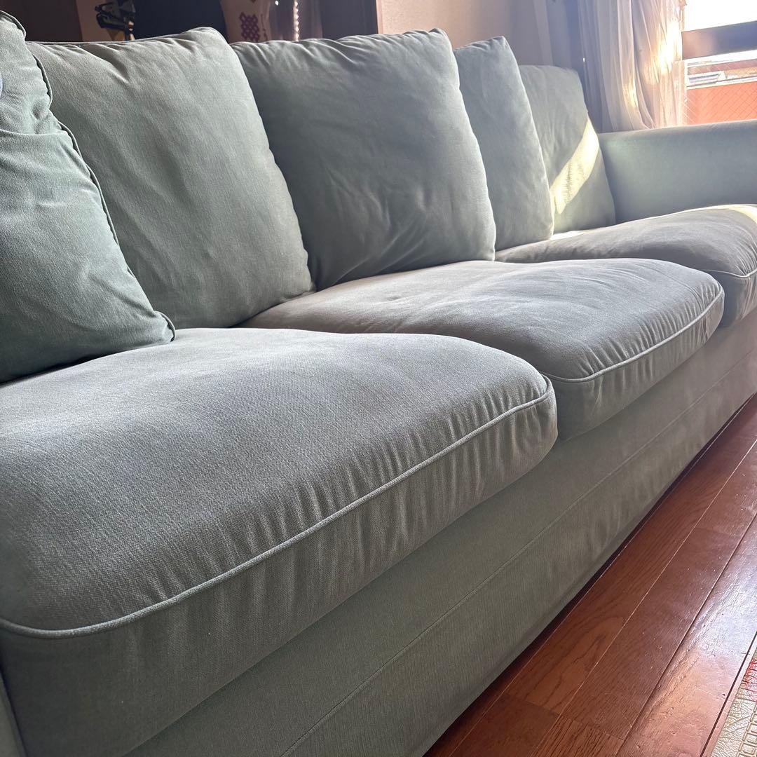 IKEAのグローンリード　ジュンゲン(ライトグリーン)3人掛けソファ