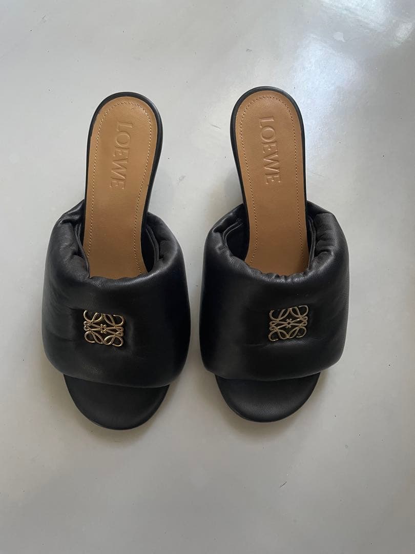 定価13.8万　ロエベ　アナグラム　パデッドミュール　36サイズ