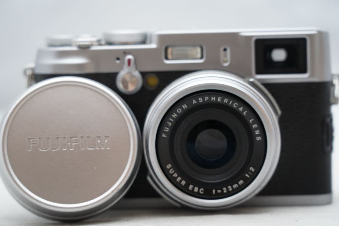 フジフィルム ファインピクス X100 23㎜ F=1:2 ASPH