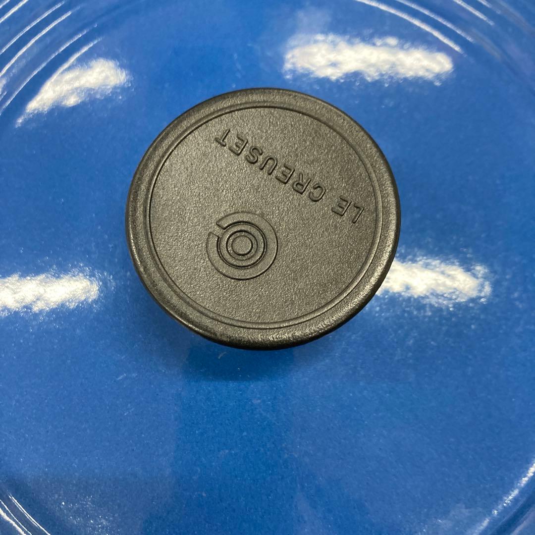 ル・クルーゼ　シグニチャー ココット・ロンド 22cm 青色