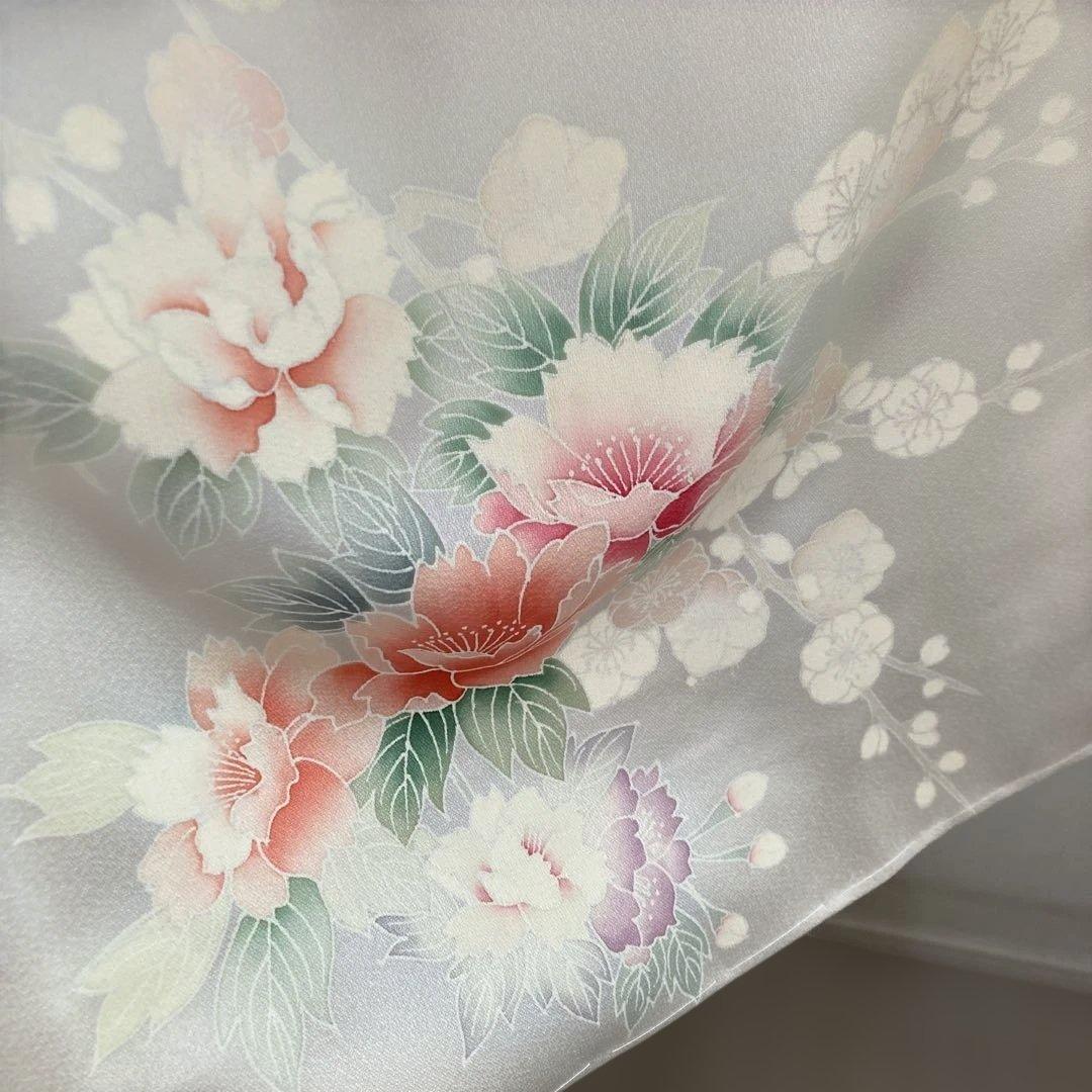 新品　淡いグレー地　訪問着　牡丹　花車文様　桜　縁起柄　小柄な方　s