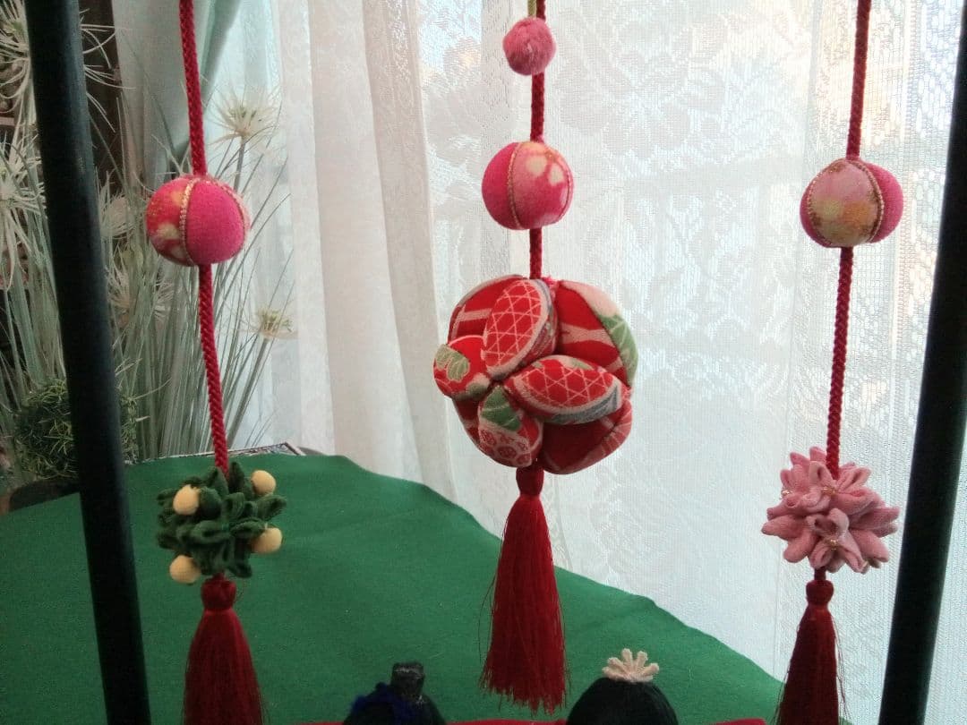 ちりめん細工　吊し飾りとお雛様