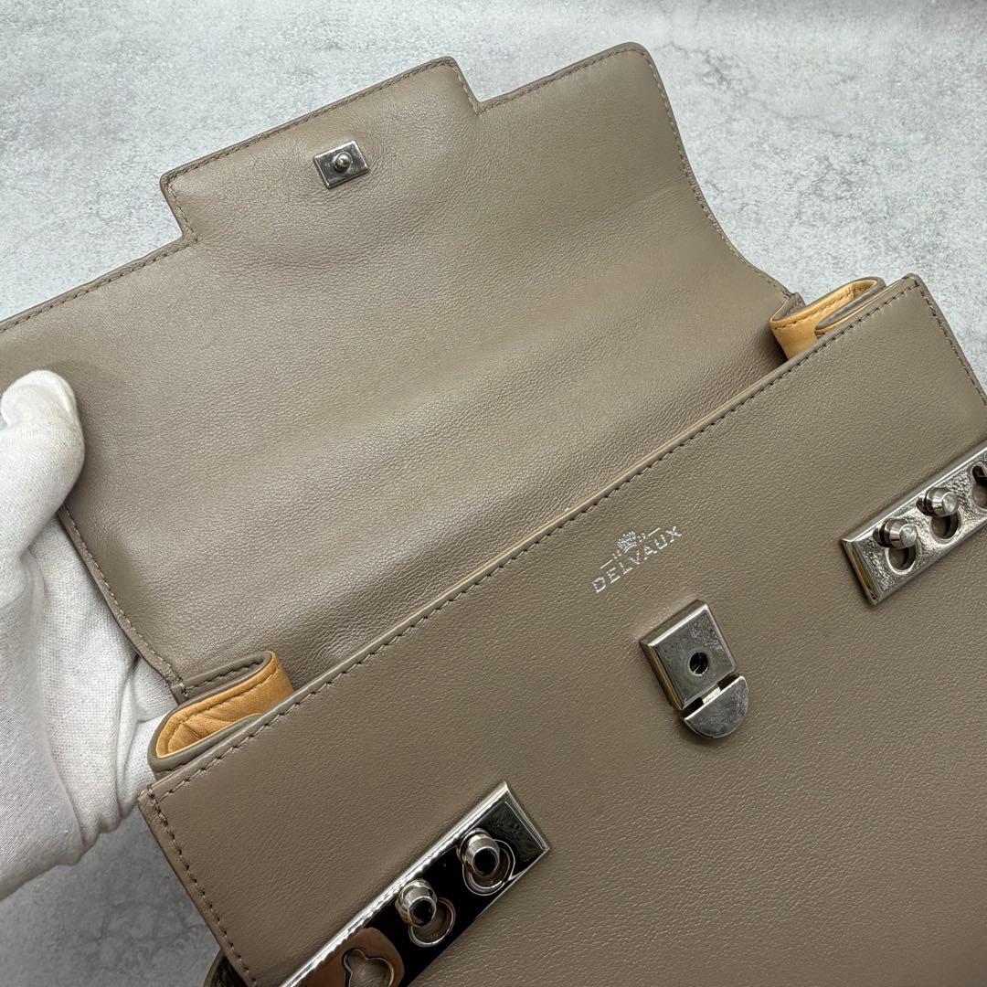 【希少美品】DELVAUX タンペート MM ベージュ フラップ式ハンドバッグ