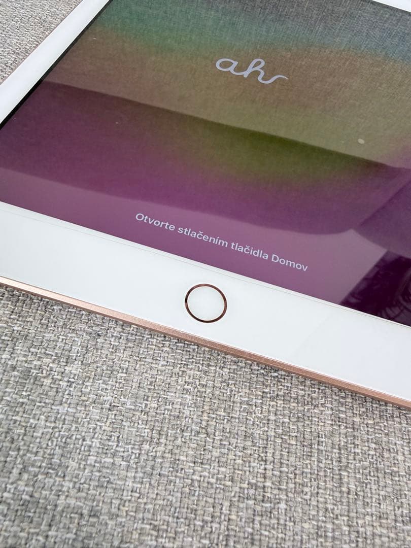 iPad 第6世代 32GB Wi-Fiモデル ピンクゴールド 画面保護シール付