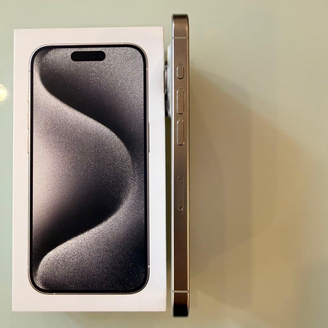 F*J様 iPhone 15 Pro ホワイトチタニウム 256GB SIM フ