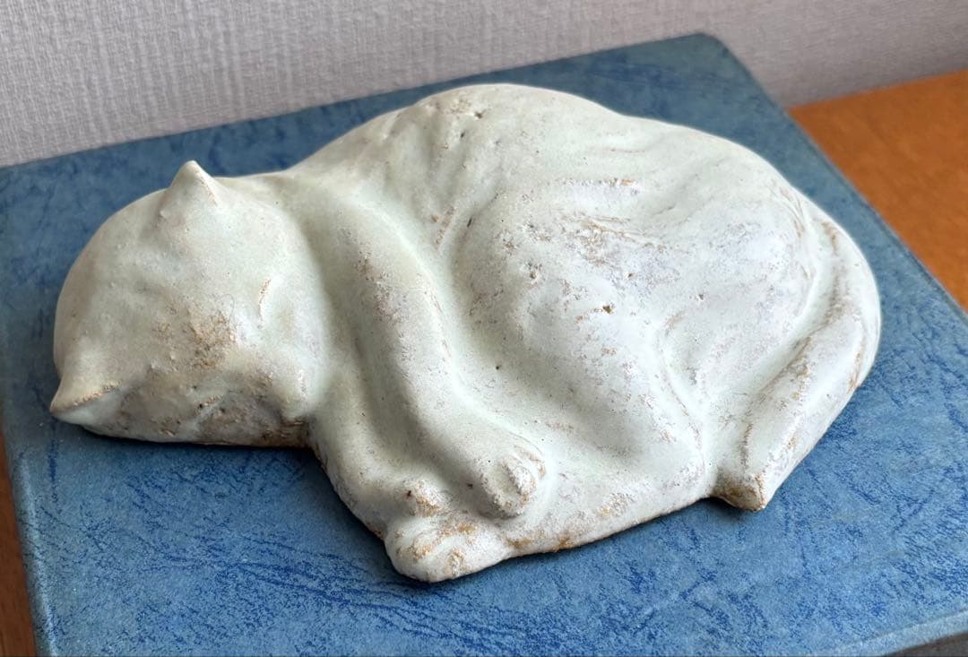 陶器製 猫の置物 白色