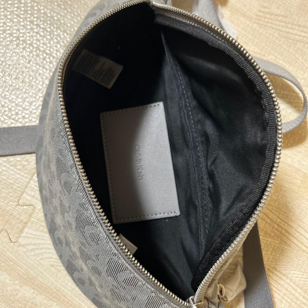 （新品未使用・海外モデル）カルバンクライン　ウエストバッグ　ボディバッグ　グレー