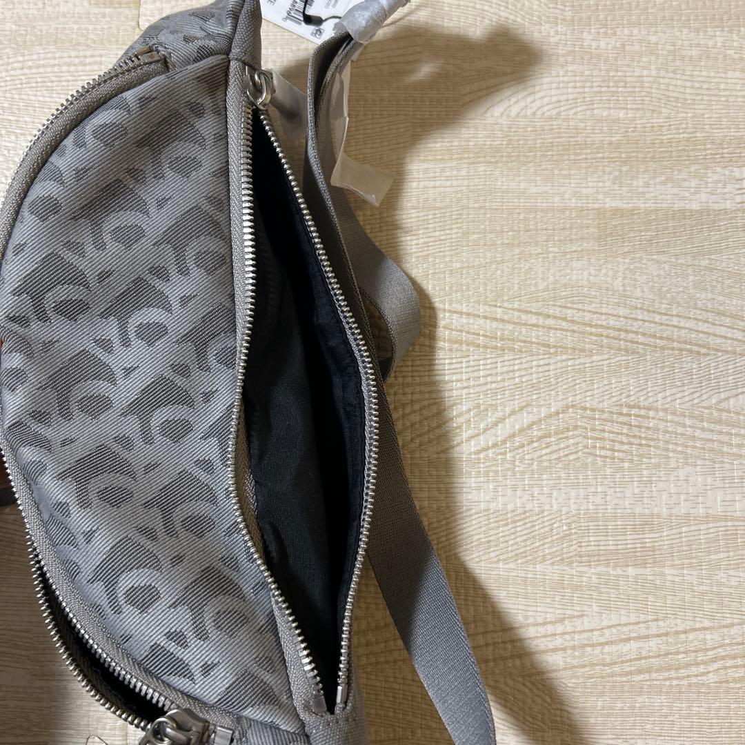 （新品未使用・海外モデル）カルバンクライン　ウエストバッグ　ボディバッグ　グレー