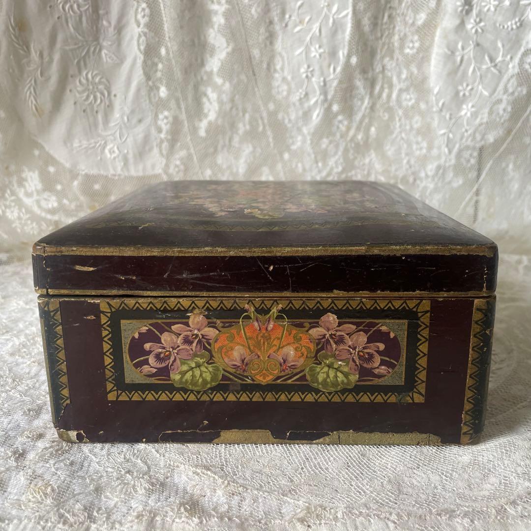 すみれの木製ボックス　スミレ　菫　箱　フランスアンティーク　フランスアンティーク