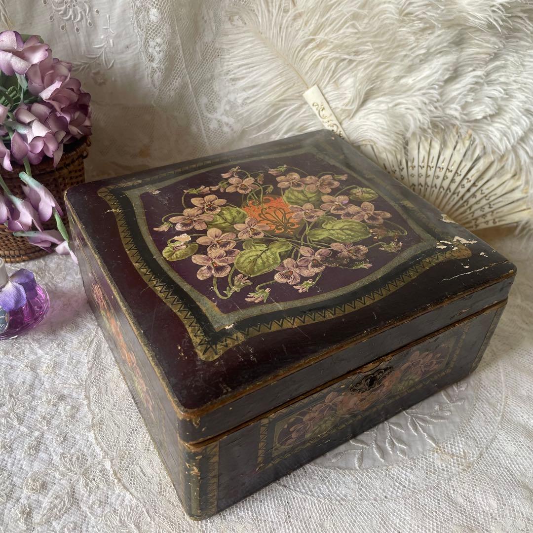 すみれの木製ボックス　スミレ　菫　箱　フランスアンティーク　フランスアンティーク