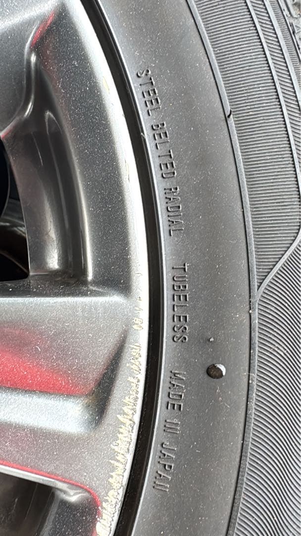 18インチ アルミホイールとタイヤセット