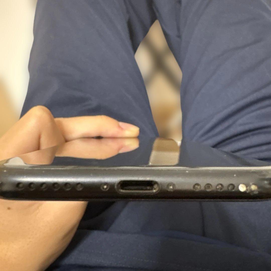 Apple iPhone SE スペースグレー