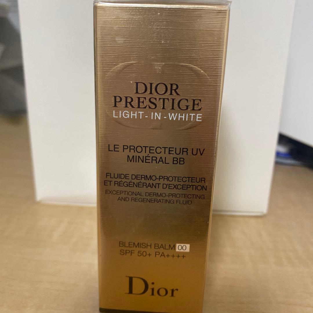ディオール　プレステージホワイトルプロテクターUVミネラルBB 00新品