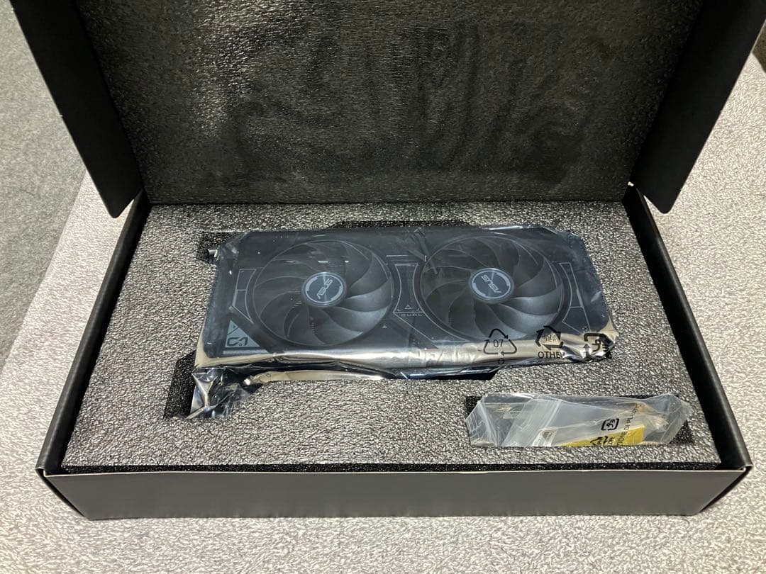 グラフィックボード・グラボ・ビデオカード ASUS GeForce RTX 4060 Ti OC M.2 Edition