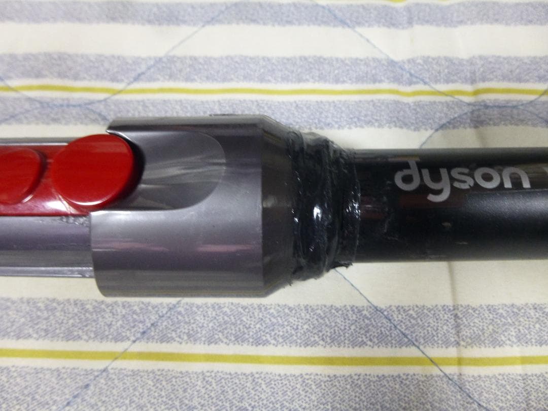 年末の大掃除に　充電スタンド付属　ダイソンSV18　目立つキズ無し　エコ51分