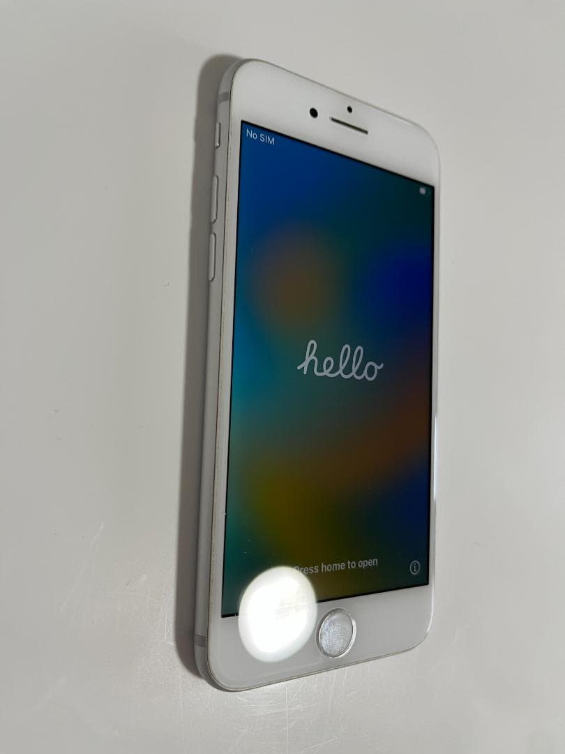 iPhone 8 64GB SIMフリー 動作確認済み（SIM部分に破損あり）