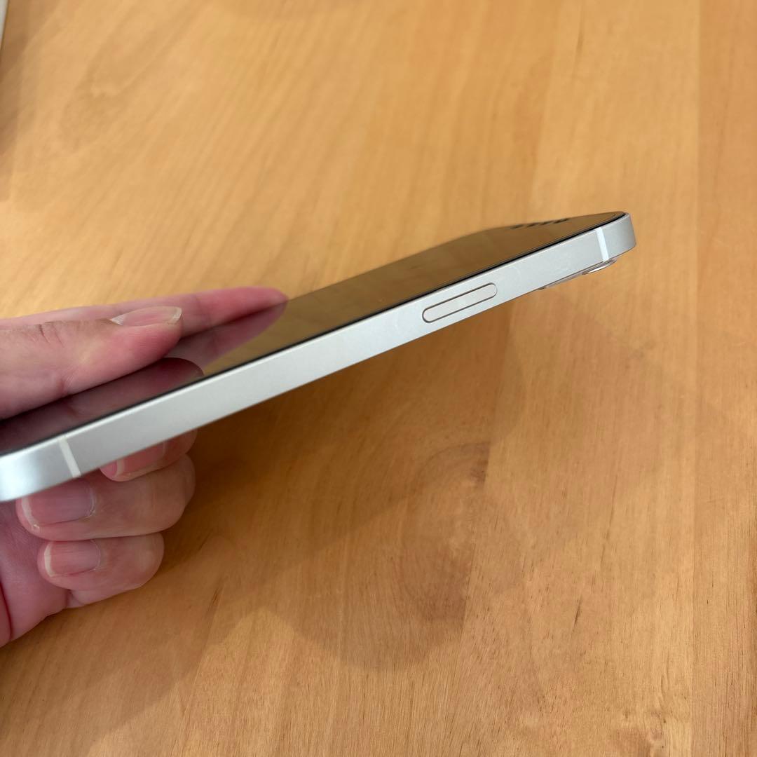 Apple iPhone 13 スターライト 128GB バッテリー89%