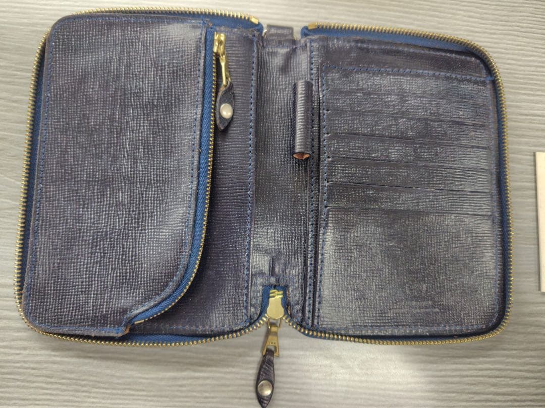 GLEN グレンロイヤル オーガナイザーウォレット パスポート