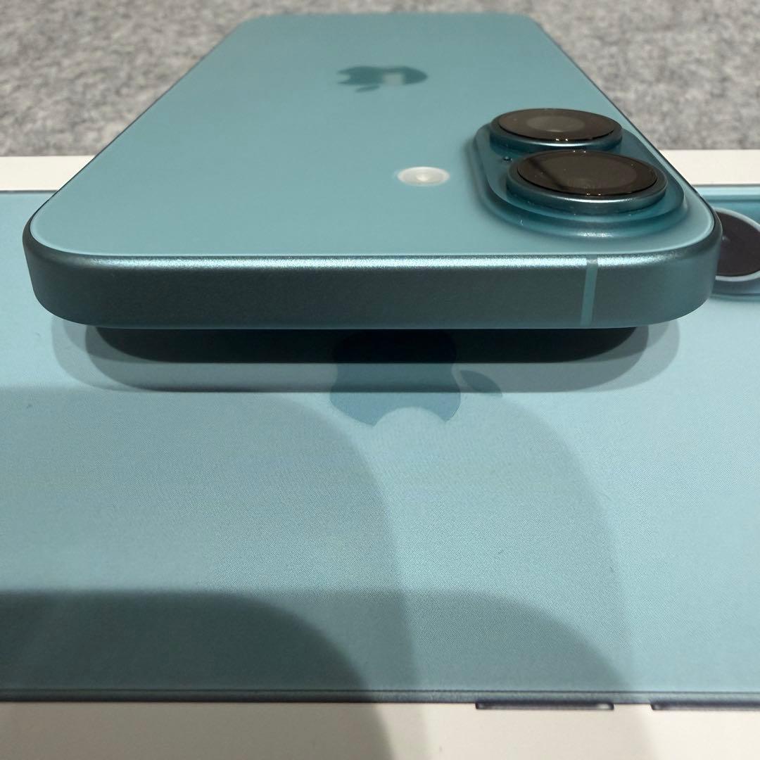 【美品】iPhone16 ティール 128GB 本体 + ケース