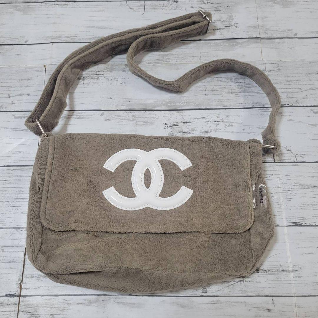 ゆいなショルダーバッグ ホワイト ノベルティ