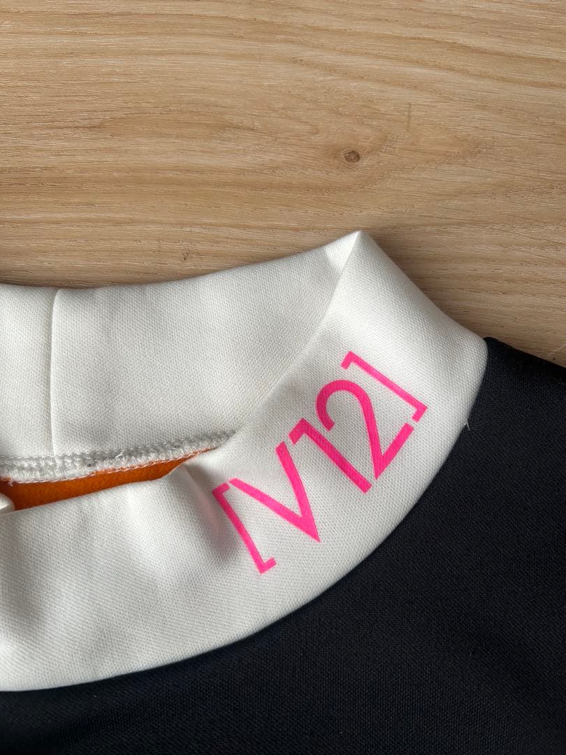 V12 クレイジーモックネック