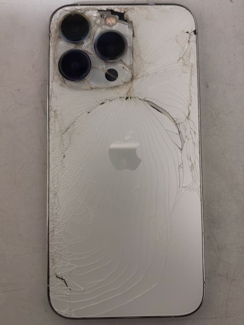 IPhone13Pro 256GB シルバー　画面・背面割れ 部品取り・基板用