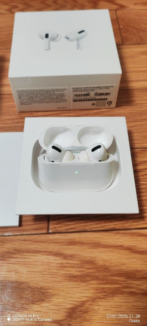 Airpods Pro 1完璧に動作しています。