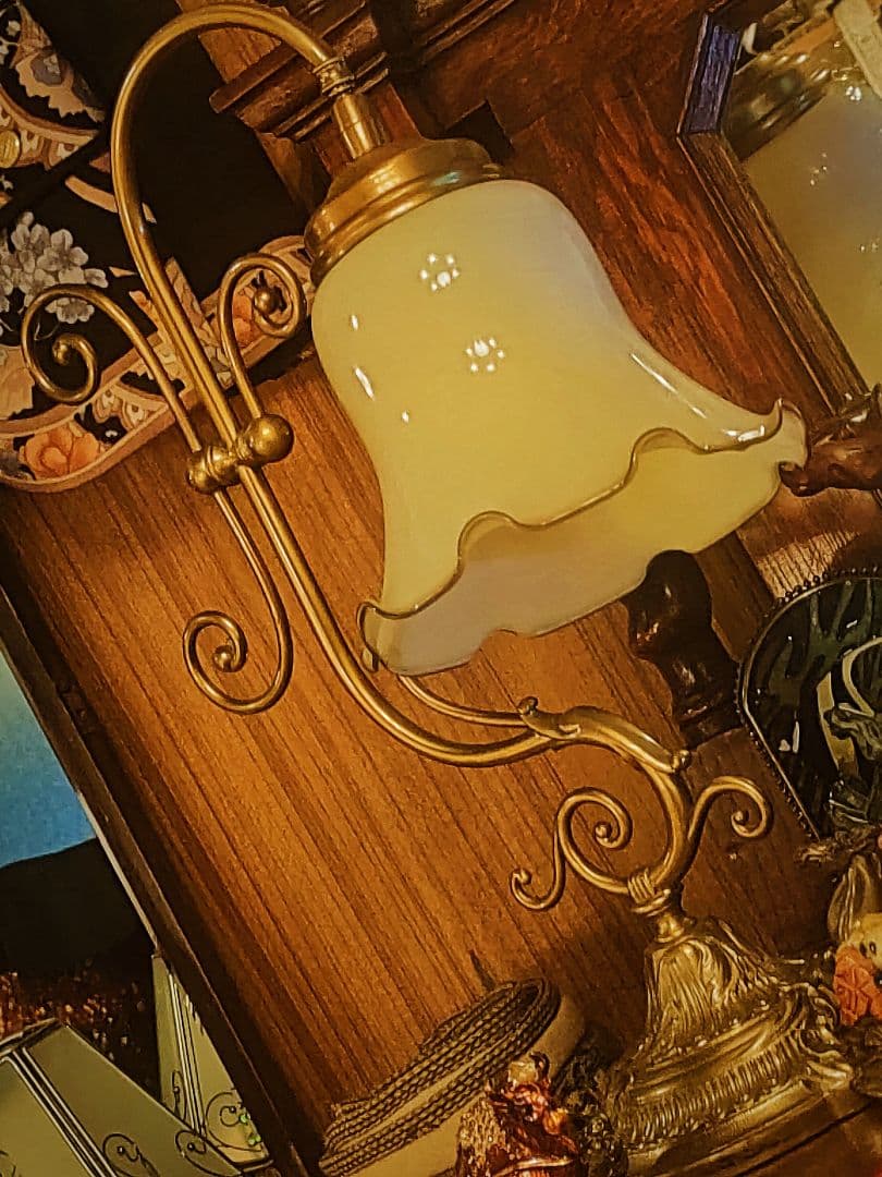 【極美品】ビンテージ　ミルクガラスシェードランプ　真鍮製　６０年代物