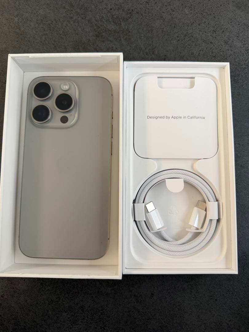 Apple iPhone 15 Pro 128GB A2848 アメリカ版