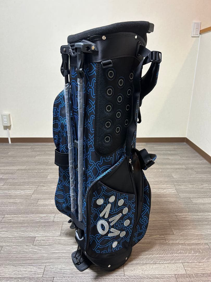 スタンド式キャディバック　人気のブルーラメライン！スタイリッシュなフォルムが魅力