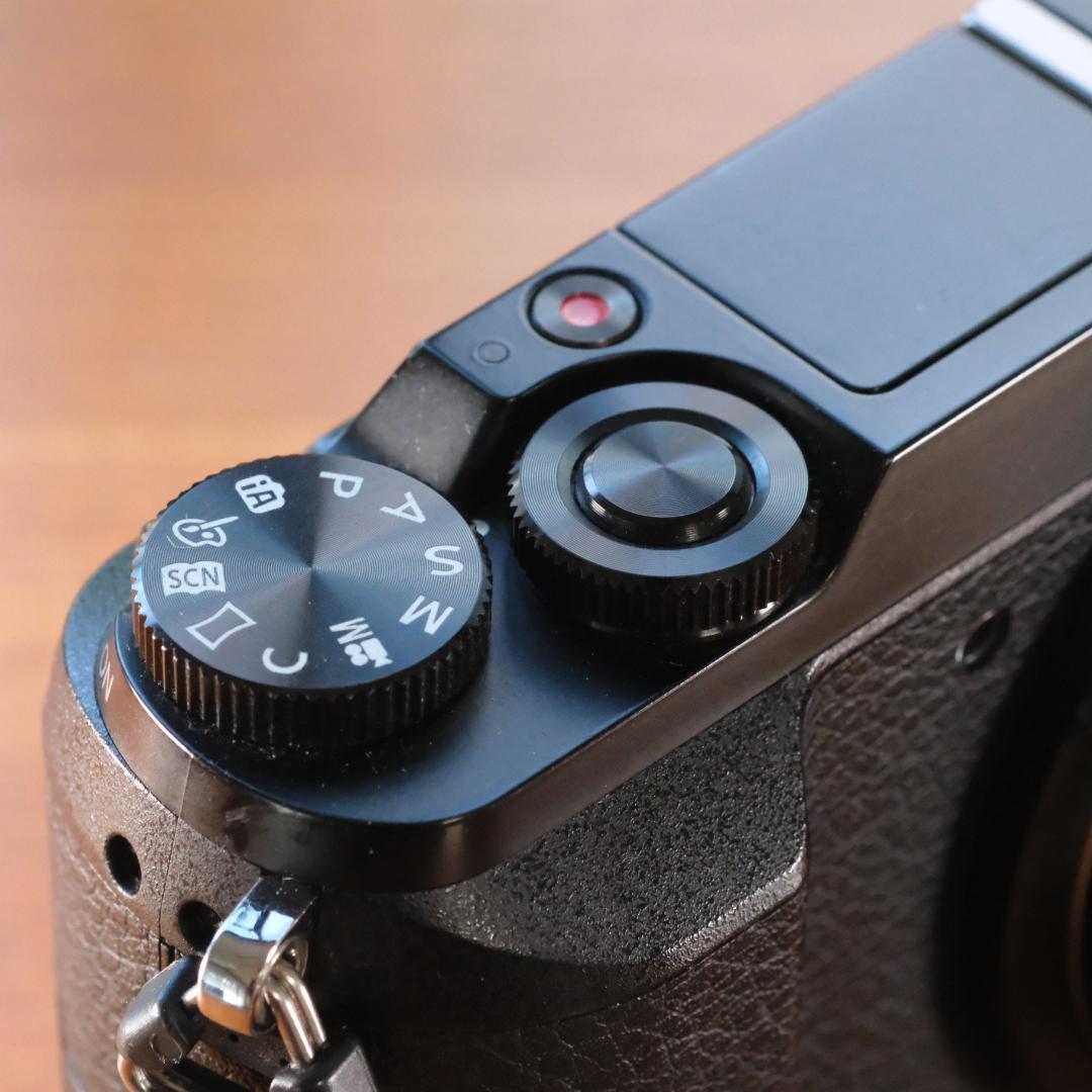 h*i様 Lumix 　DMC-GX7MK2　黒　純正グリップも！