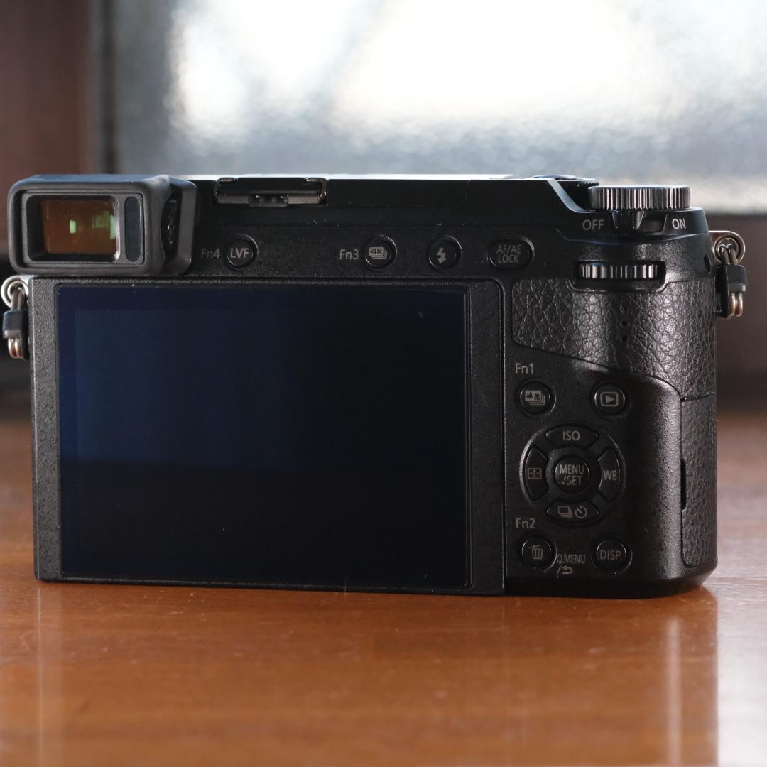 h*i様 Lumix 　DMC-GX7MK2　黒　純正グリップも！