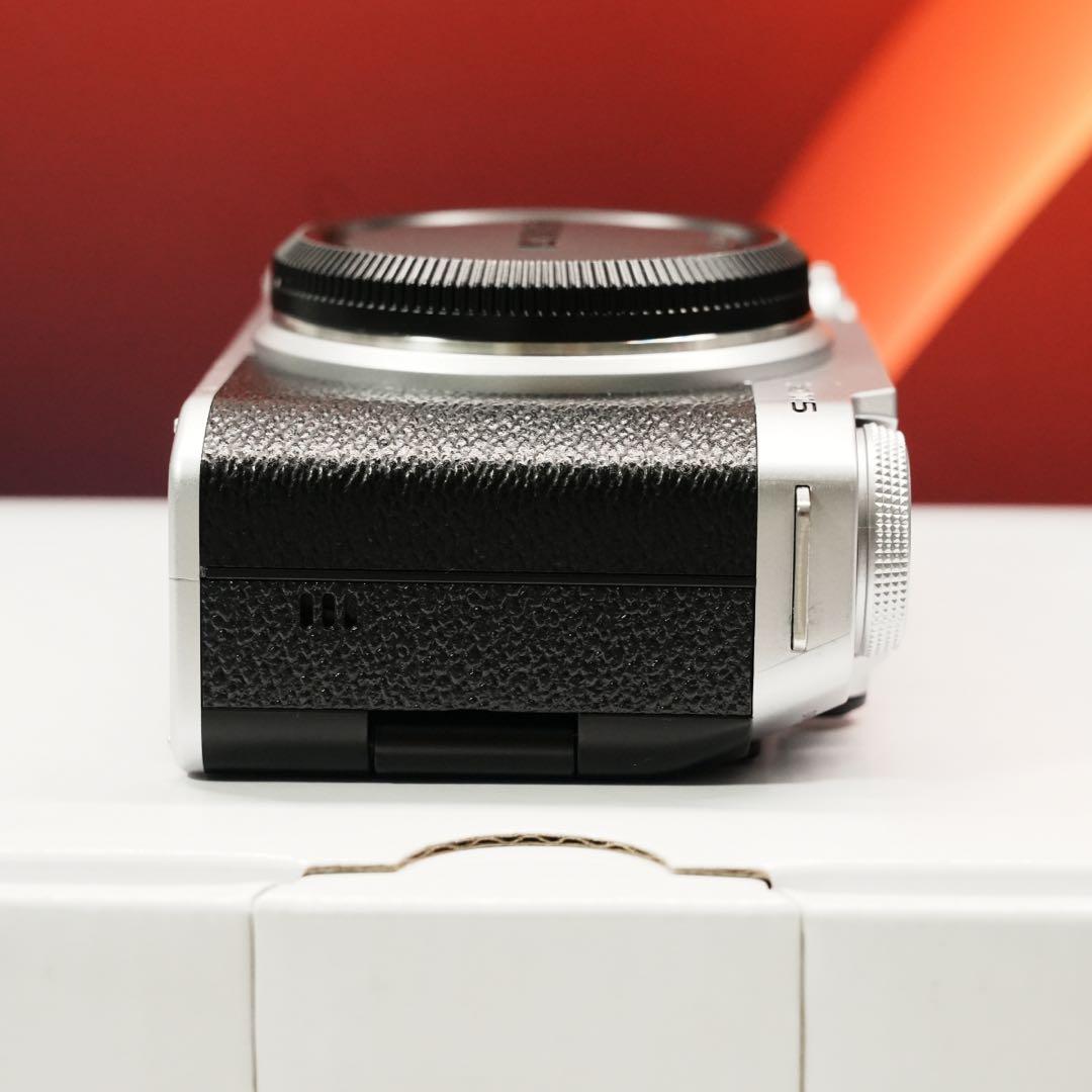 【シャッター1000回未満】FUJIFILM X-M5 ボディのみ