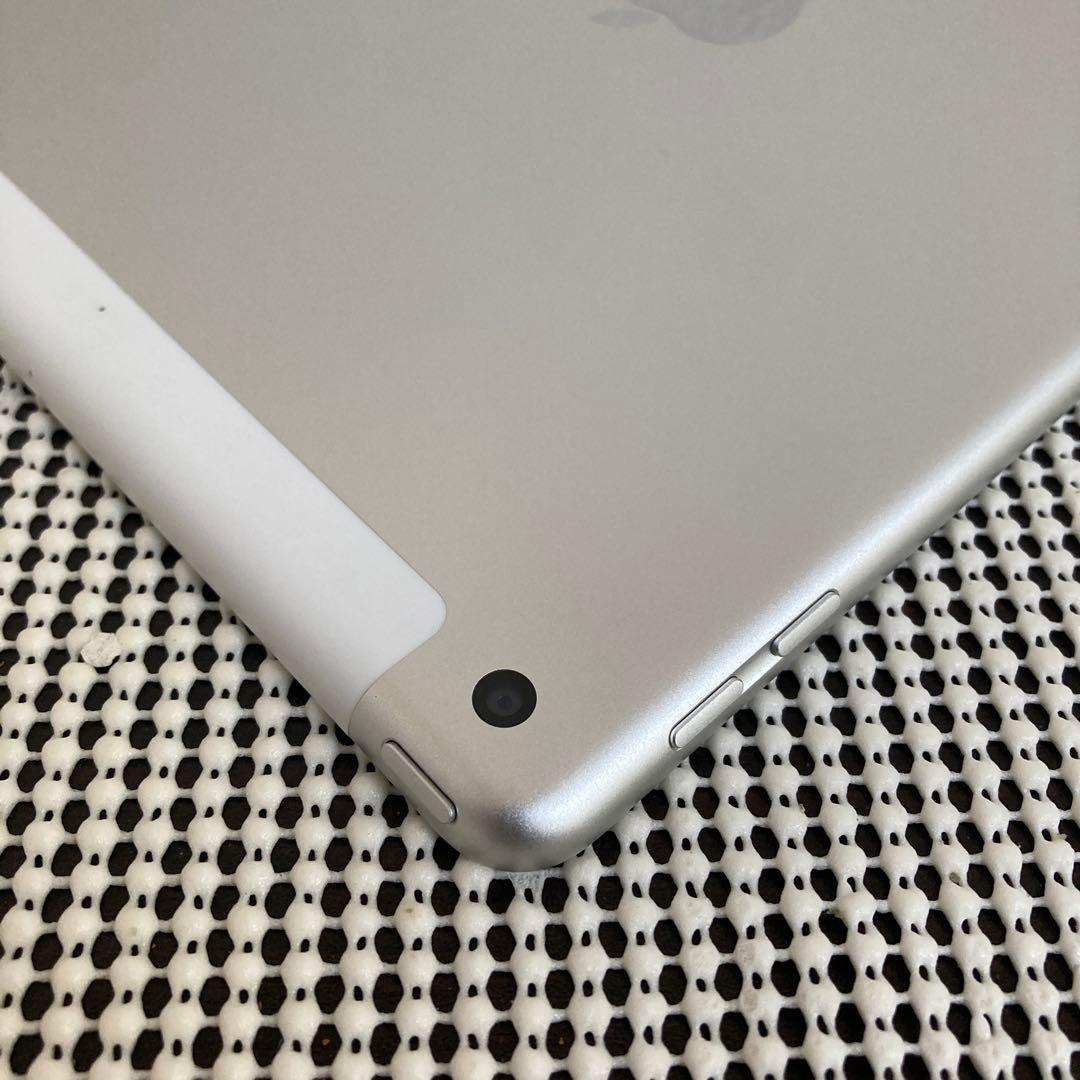 63【早い者勝ち】電池ほぼ新品☆iPad6 第6世代 32GB SIMフリー☆