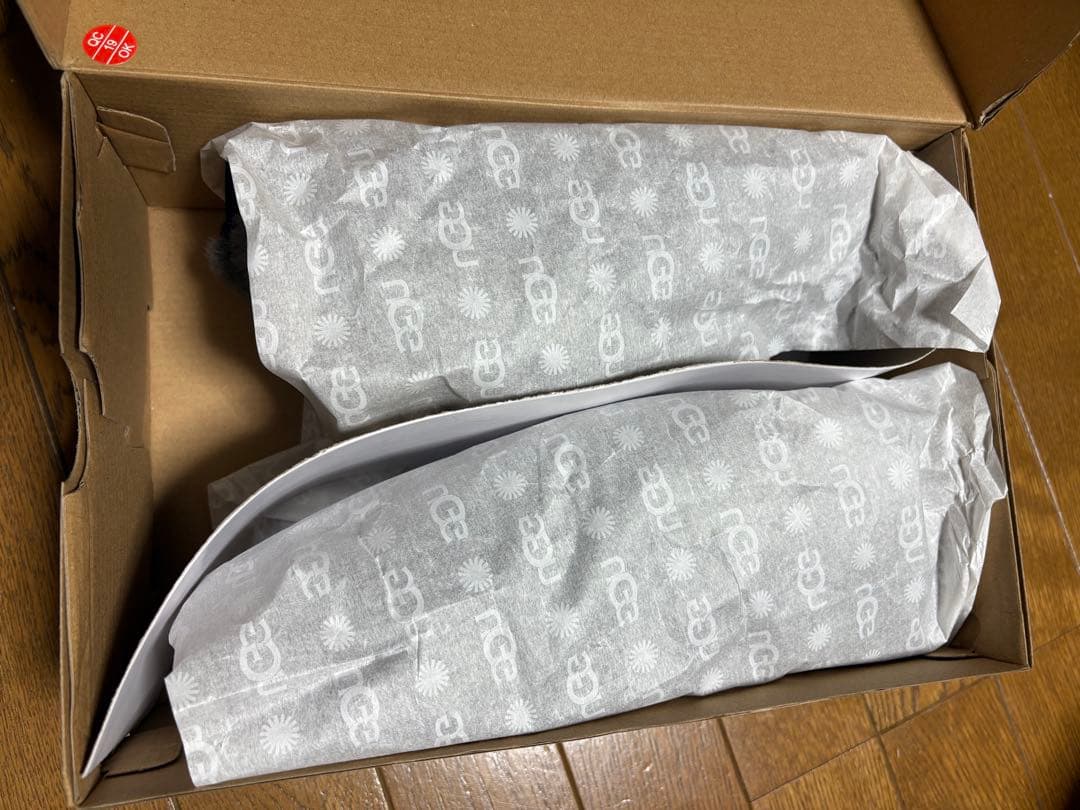 新品未使用　UGG ムートンブーツ　スリッポン　ブラック