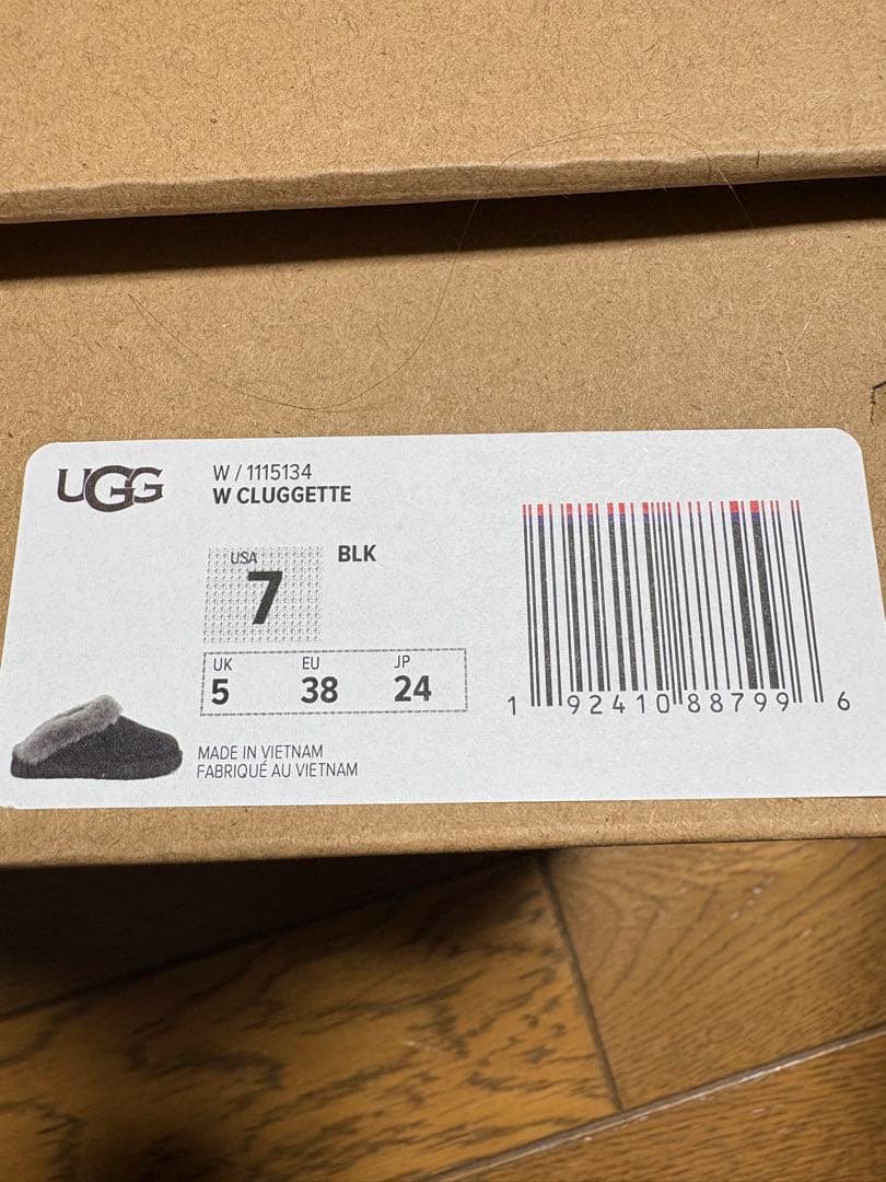 新品未使用　UGG ムートンブーツ　スリッポン　ブラック
