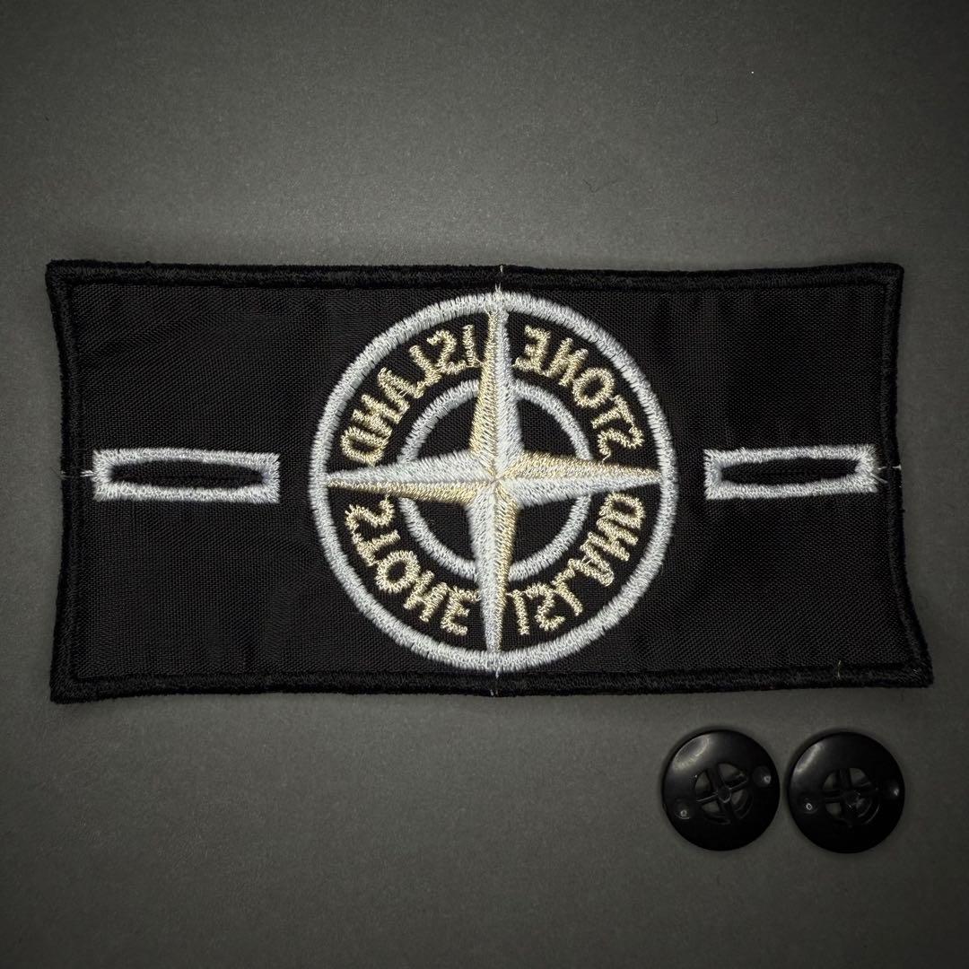 STONE  ストーンアイランド　タグ　ワッペンボタン付き　白